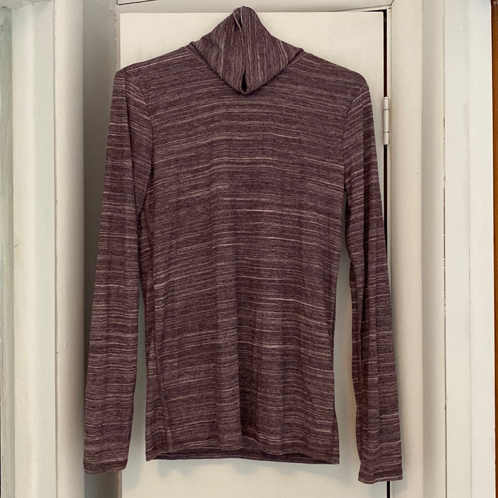 Banana Republic Marled light weight turtleneck excellent condition worn once
